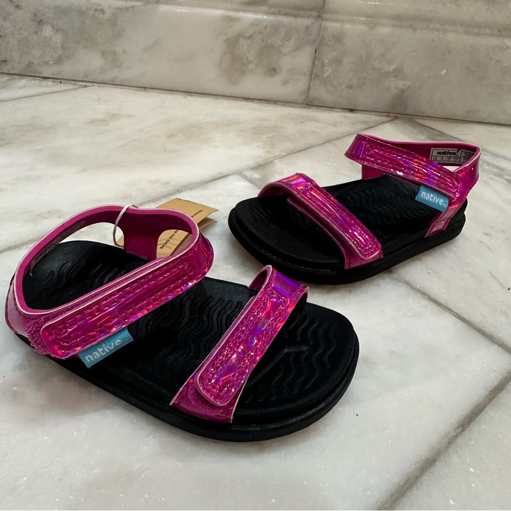 NWT Size 6 Girls Native Charley Pink Hologram Flat Sandals